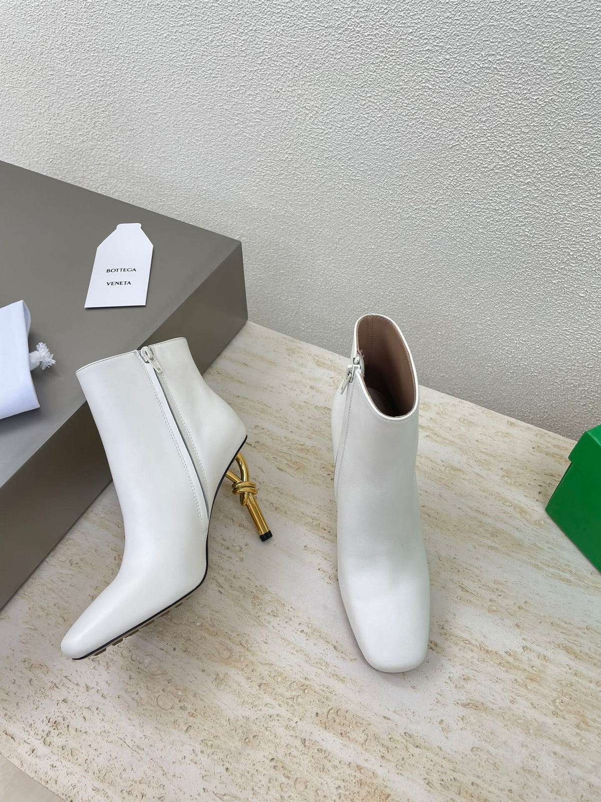 KNOT ANKLE BOOT IN WHITE CALFSKIN WITH GOLD METAL HEEL 9 CM