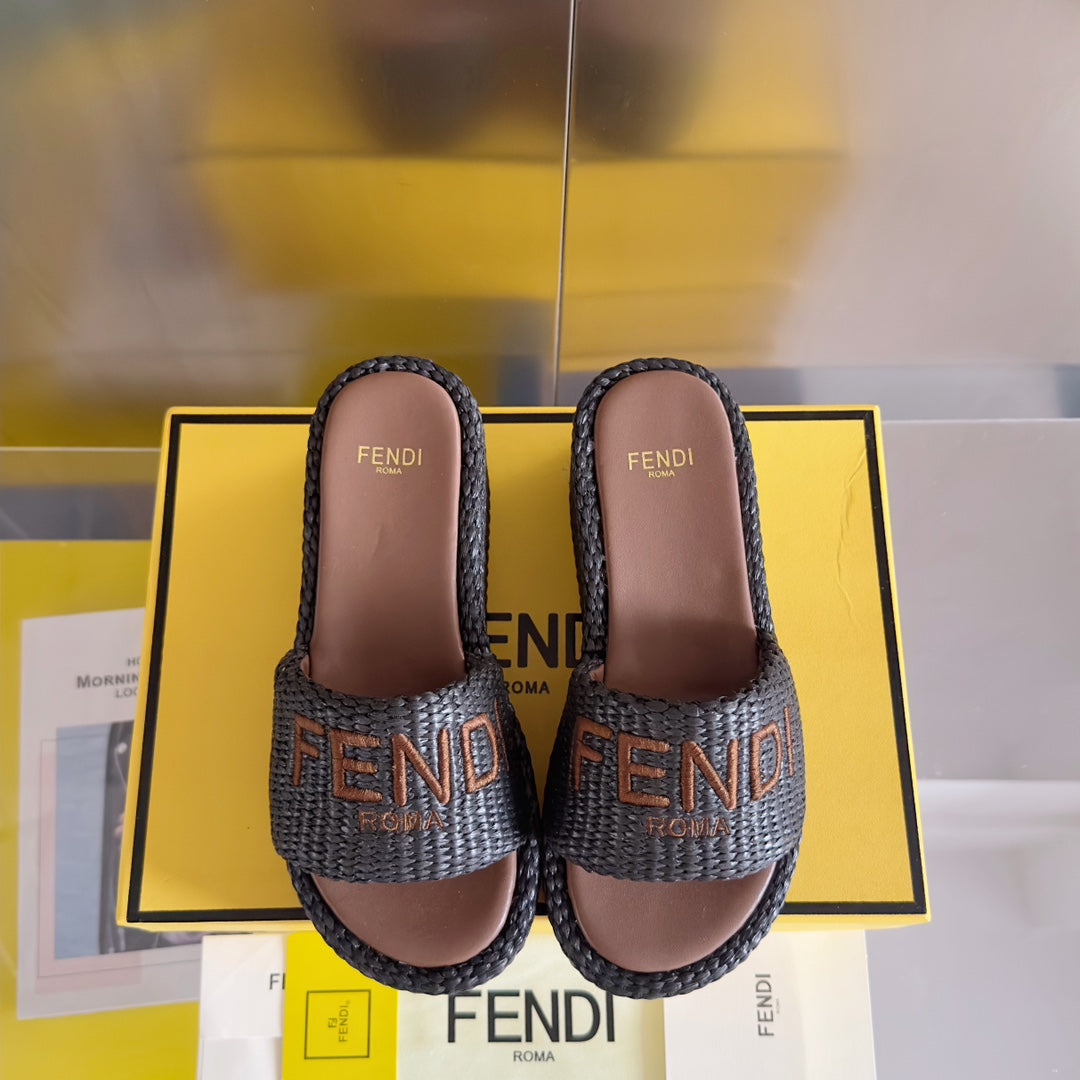 FENDI PLATFORM WEDGES IN BLACK MIX CHOCOLATE BROWN RAFFIA