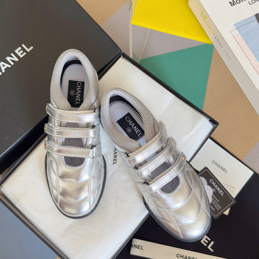 CC MARY JANE SNEAKER IN SILVER LAMBSKIN