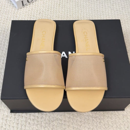 FLAT SLIDE IN FLAX YELLOW MESH AND SUEDE