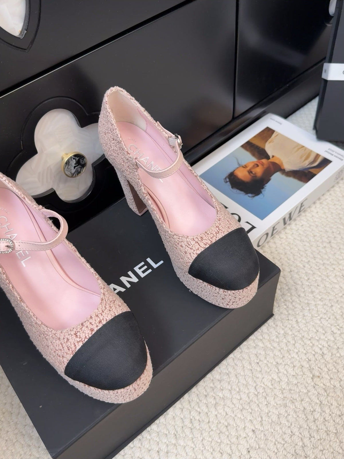 FLATFORM SANDAL IN LIGHT PINK TWEED AND BLACK FABRIC