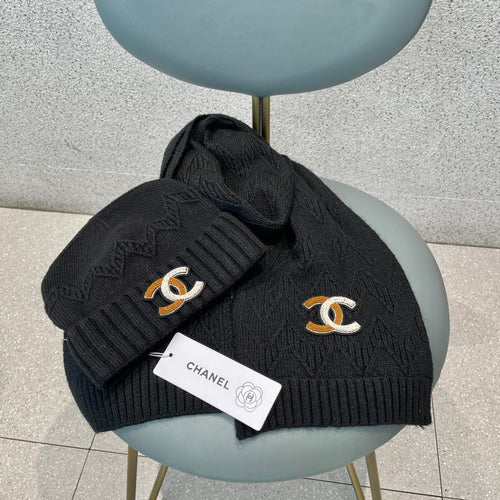 SET HAT AND SCARF IN BLACK WOOL 420823