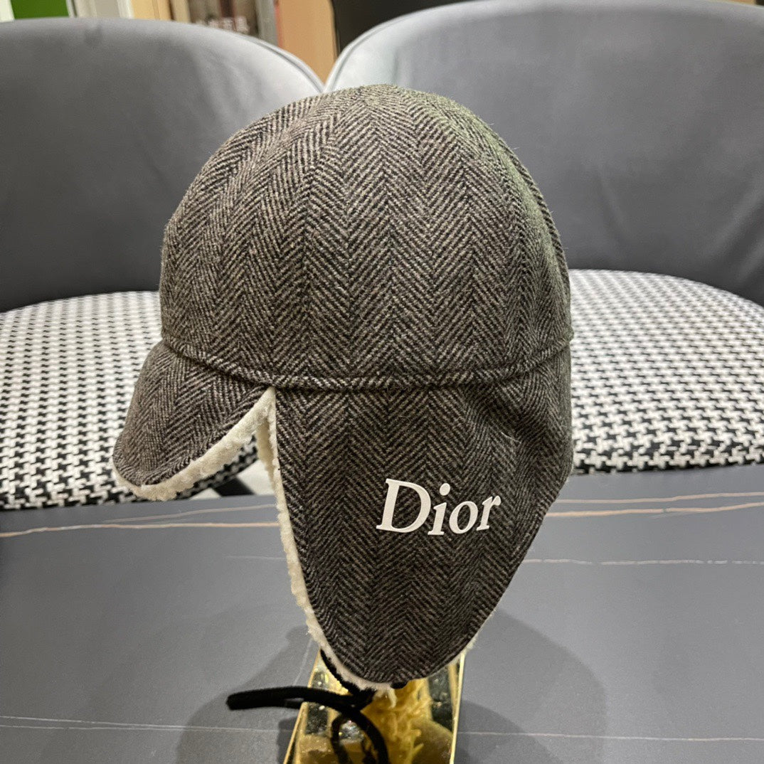 KNITTED TRAPPER HAT IN GRAY WOOL 439525