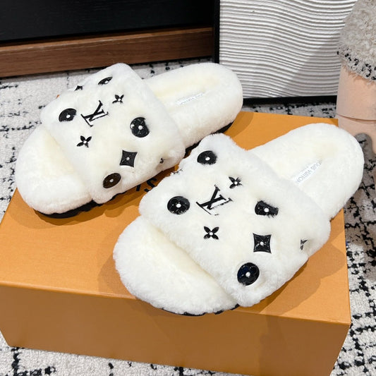 SLIPPER IN WHITE WOOL