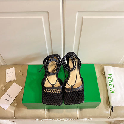 STRETCH LACE-UP FLAT SANDAL IN BLACK METALLIZED MESH AND LEATHER