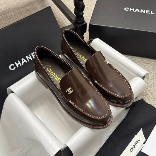 CC 25C Moccasins Chocolate Patent Leather