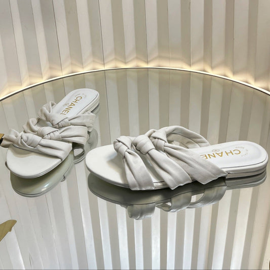 THREE STRAPS MULE IN WHITE CALFSKIN