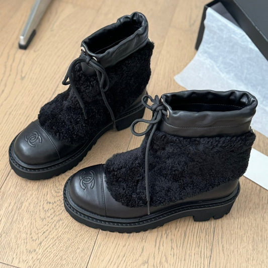 CC CHUNKY BOOTS IN BLACK SMOOTH FLEECE AND CALFSKIN