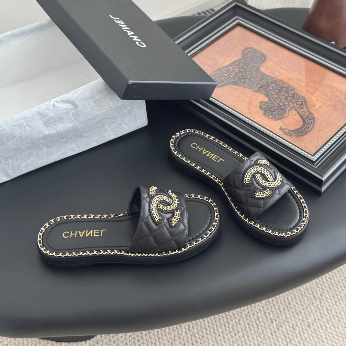 SLIPPER IN BLACK CALFSKIN MIX CHAIN BASE