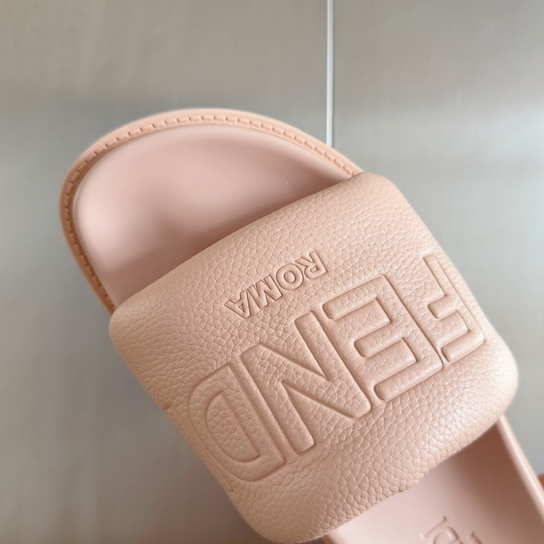 FENDI ROMA SLIDES IN PASTEL PINK FUSSBETT LAMBSKIN