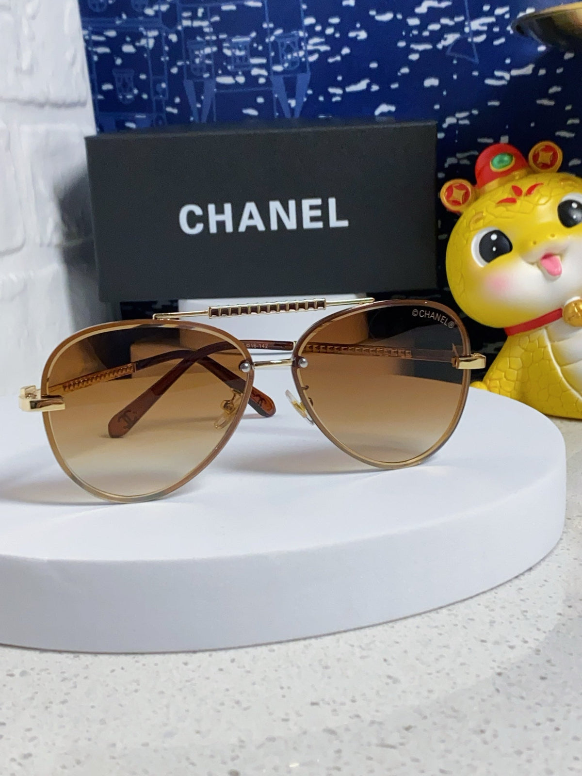 CAT EYE SUNGLASSES 641935 IN GOLD METAL BROWN SMOKE LENSES