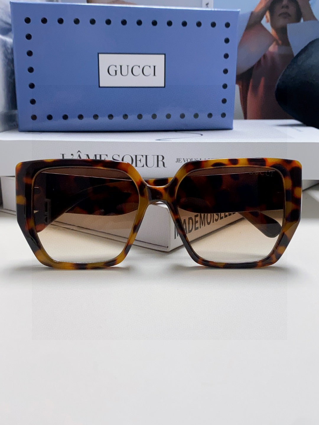 SQUARE FRAME SUNGLASSES 570209 IN ACETATE