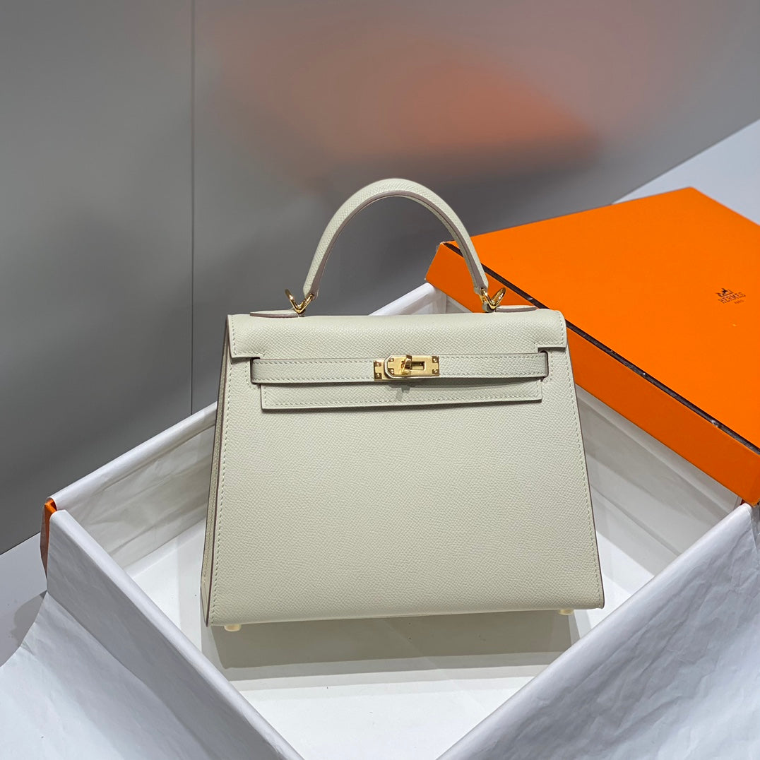 KELLY 25CM IN NATA EPSOM CALFSKIN GOLD HARDWARE