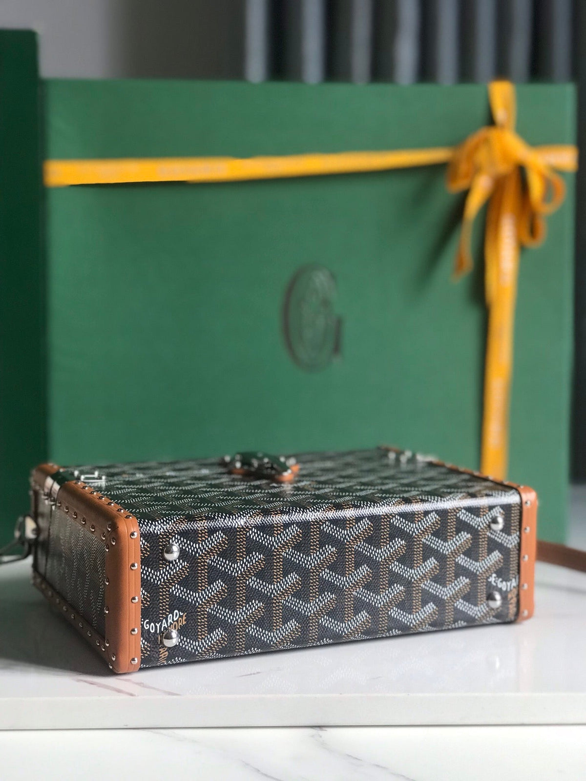 CASSETTE TRUNK BAG 21 IN TAN BROWN GOYARDINE CANVAS & CLAMECY COWHIDE