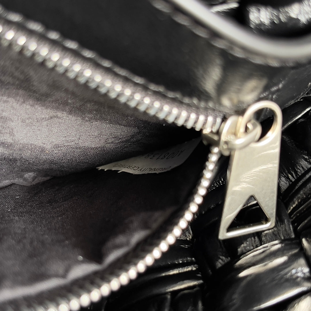BV Small Rumple Messenger 21 Black Lambskin Shw