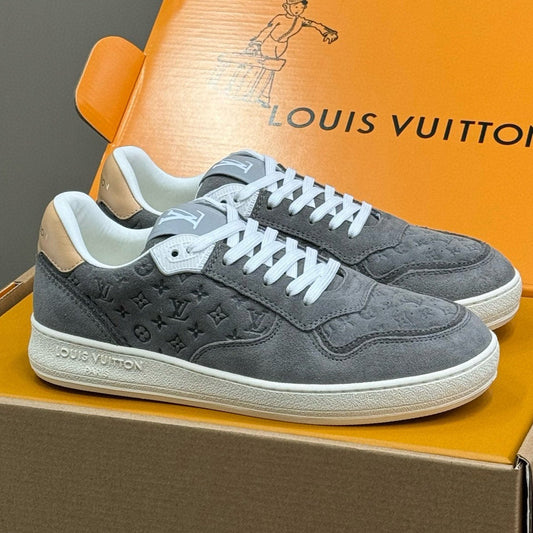 STADIUM SNEAKER IN DOVE GRAY EMBOSSED MONOGRAM SUEDE