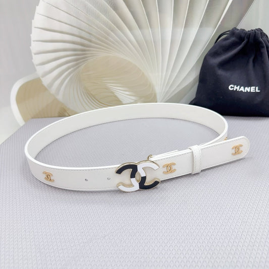 CC BELT 30 MM WHITE CALFSKIN GOLD HARDWARE WITH WHITE MIX BLACK LOGO