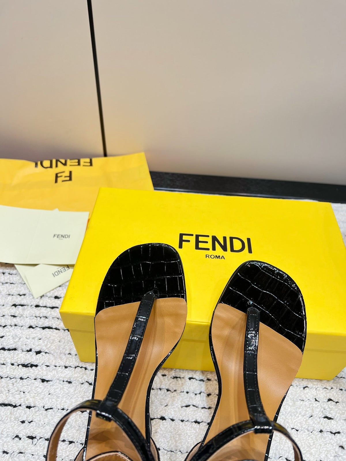 FENDI HIGH-HEELED 10 CM IN BLACK GLOSSY LAMBSKIN WITH GOLD HARDWARE
