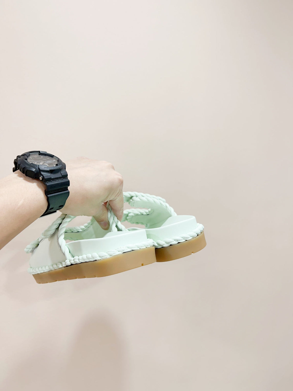 REFINED DAD SANDAL IN PISTACHIO GREEN LAMBSKIN MULE