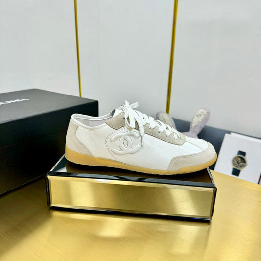CC SNEAKER IN WHITE CALFSKIN AND SUEDE