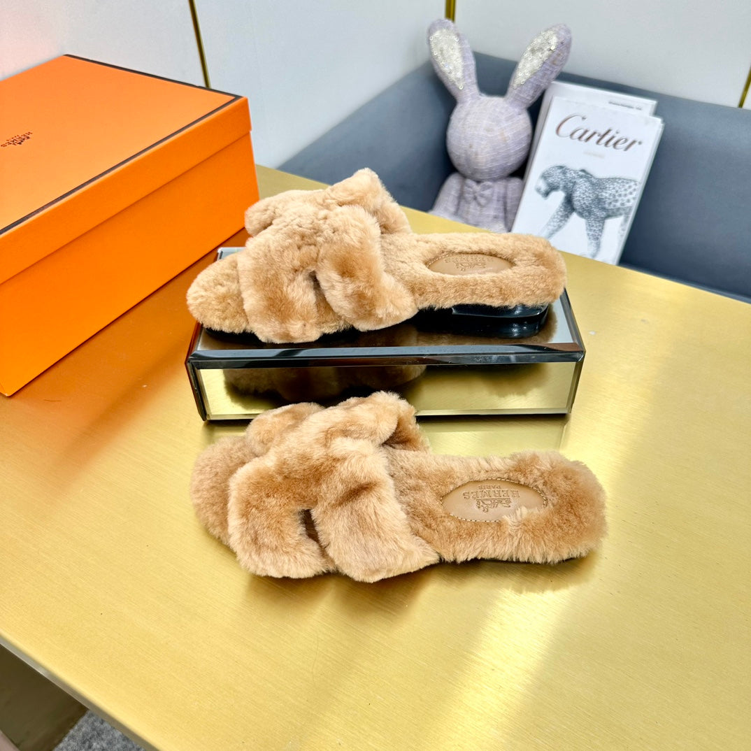 0RAN SHEARLING SANDALS PERU BROWN