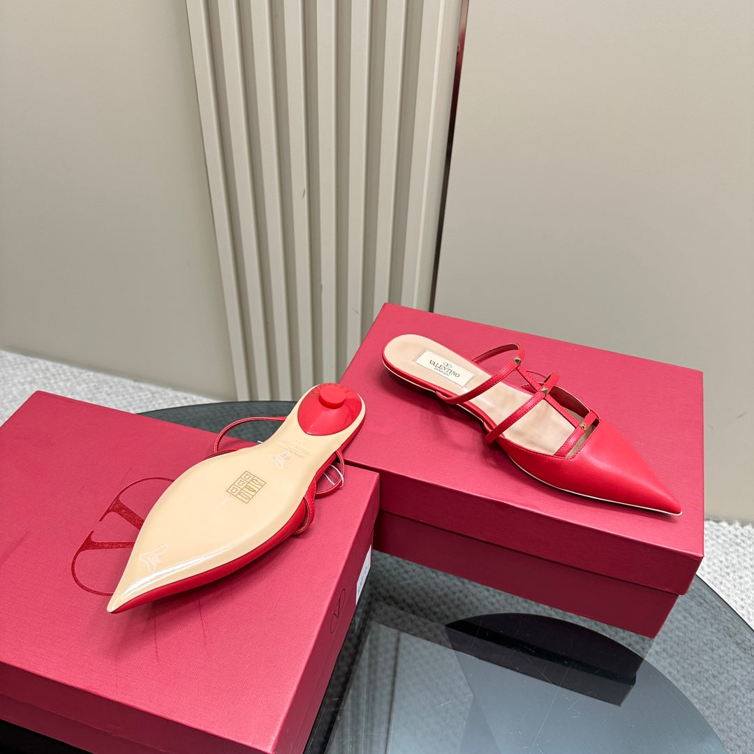 ROCKSTUD WISPY CHERRY RED CALFSKIN MULE 20MM