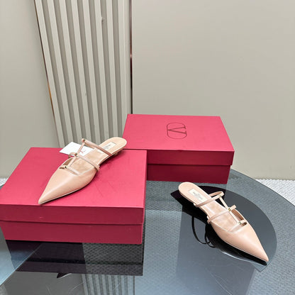 ROCKSTUD WISPY NUDE TAN CALFSKIN MULE 20MM
