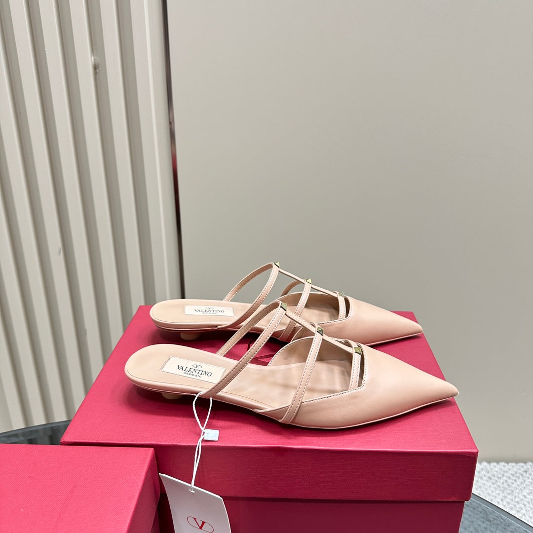 ROCKSTUD WISPY NUDE TAN CALFSKIN MULE 20MM