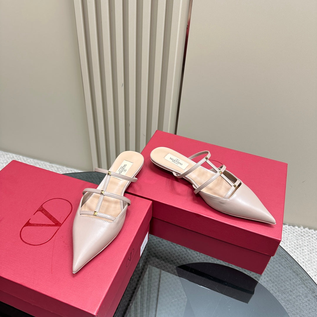 ROCKSTUD WISPY SOFT PINK CALFSKIN MULE 20MM