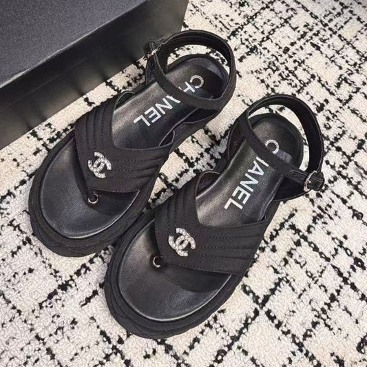 THICK-SOLED THONG SANDAL IN BLACK DENIM