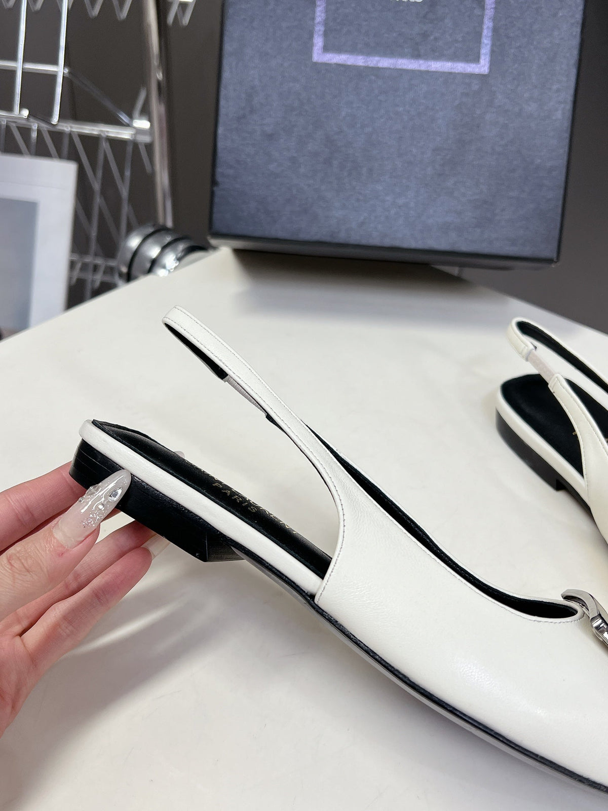 SL SQUARE BUCKLE SLINGBACK WHITE CALFSKIN