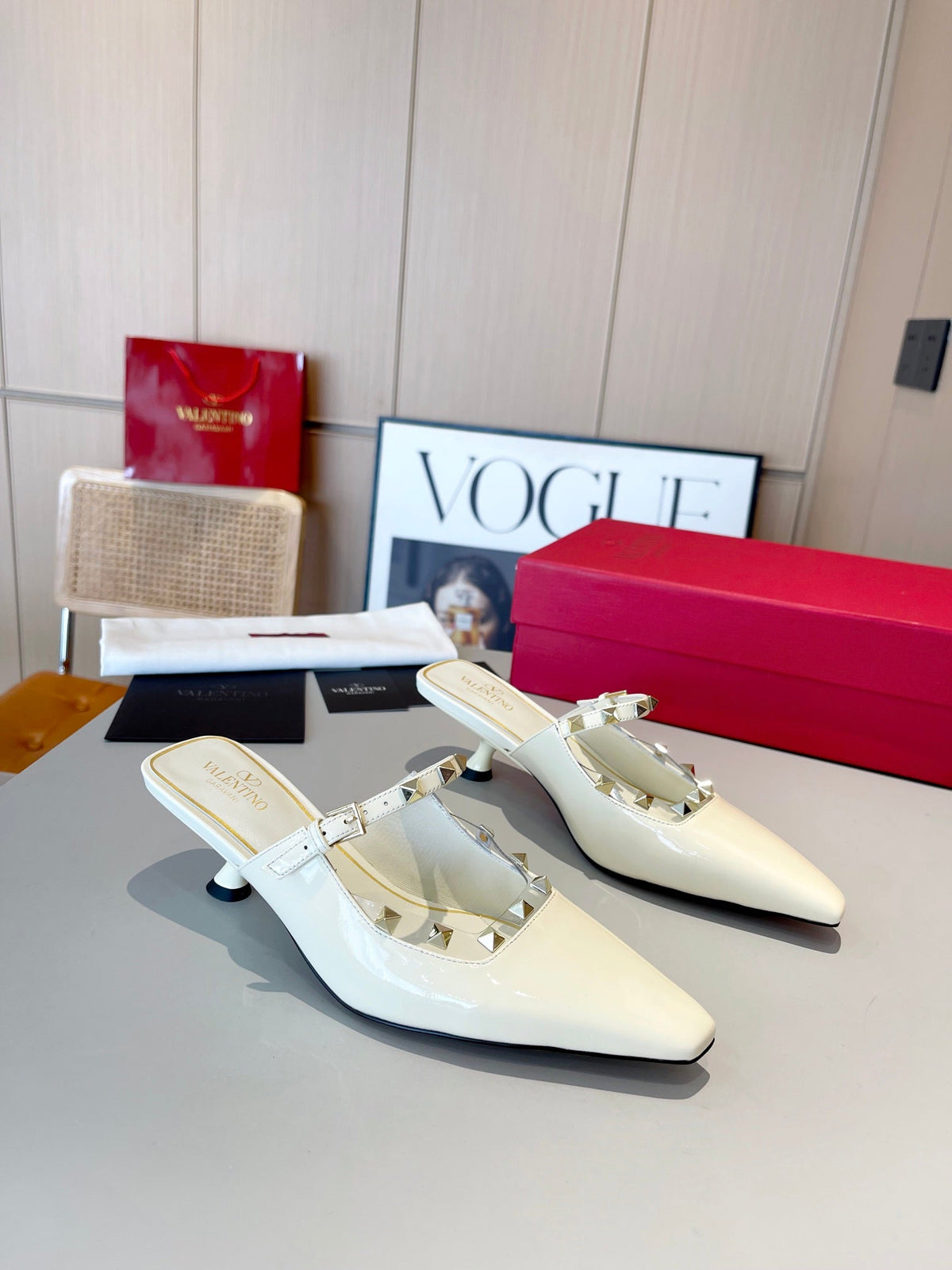 ROCKSTUD CAGED MULES 5 CM IN WHITE CALFSKIN