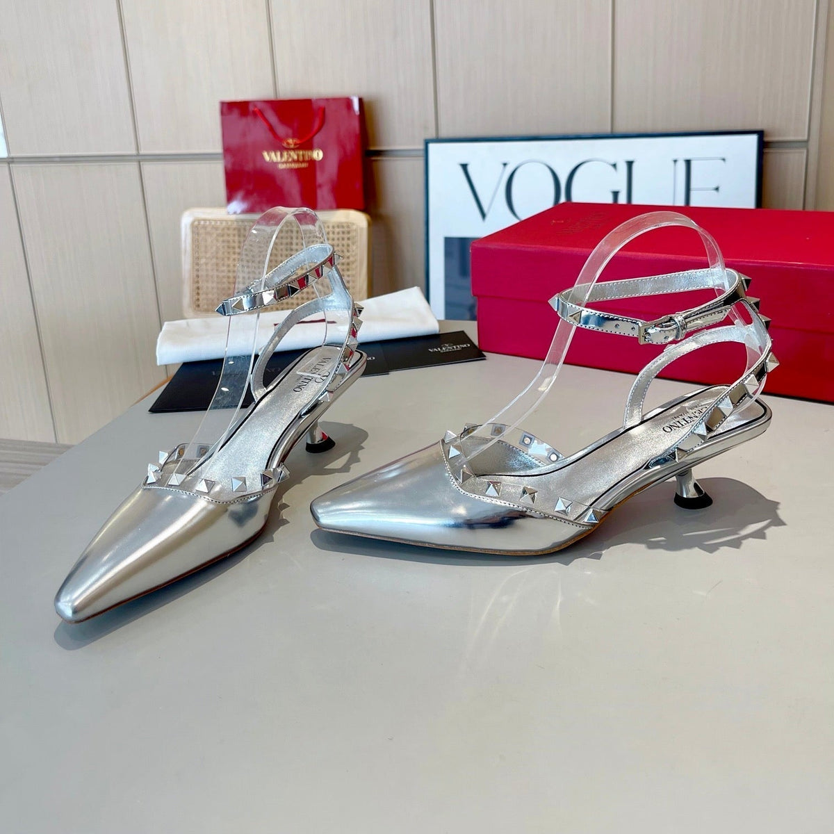 ROCKSTUD CAGED SLINGBACKS 5 CM IN SILVER CALFSKIN