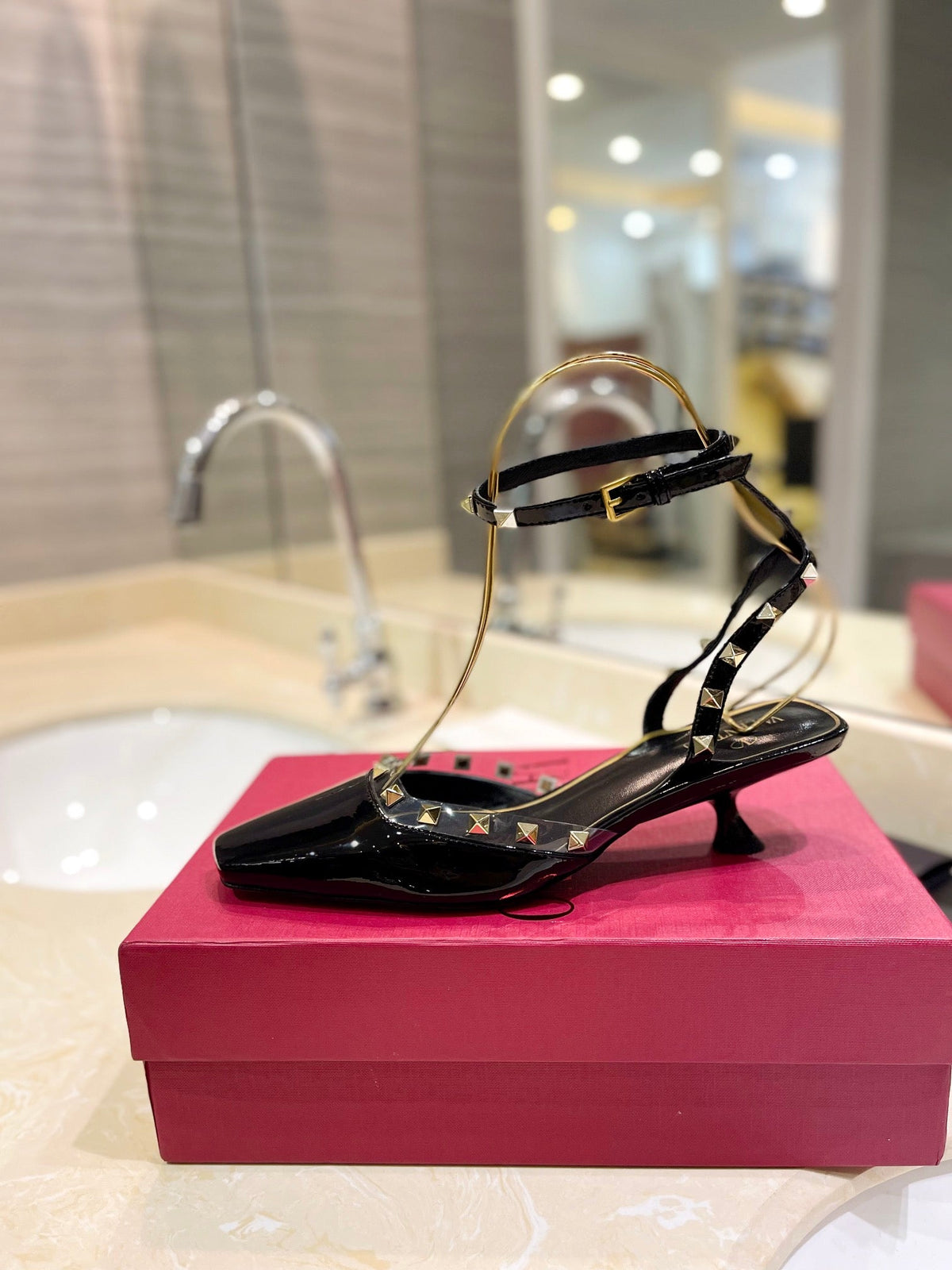ROCKSTUD SLINGBACK IN BLACK CALFSKIN 50MM