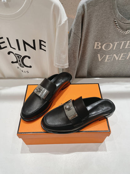 IOTA MULE BLACK CALFSKIN