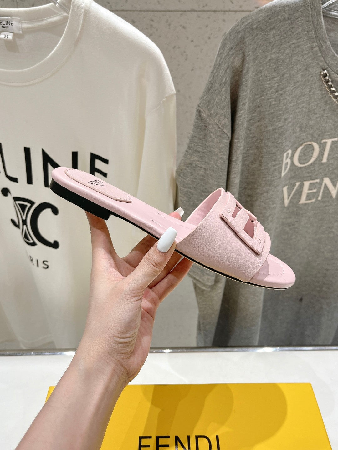 FENDI BAGUETTE SLIDES IN LIGHT PINK LAMBSKIN