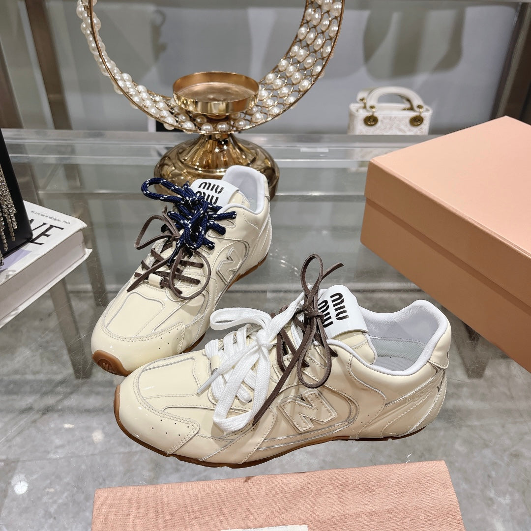 Light Cream Sneakers NB Cowhide
