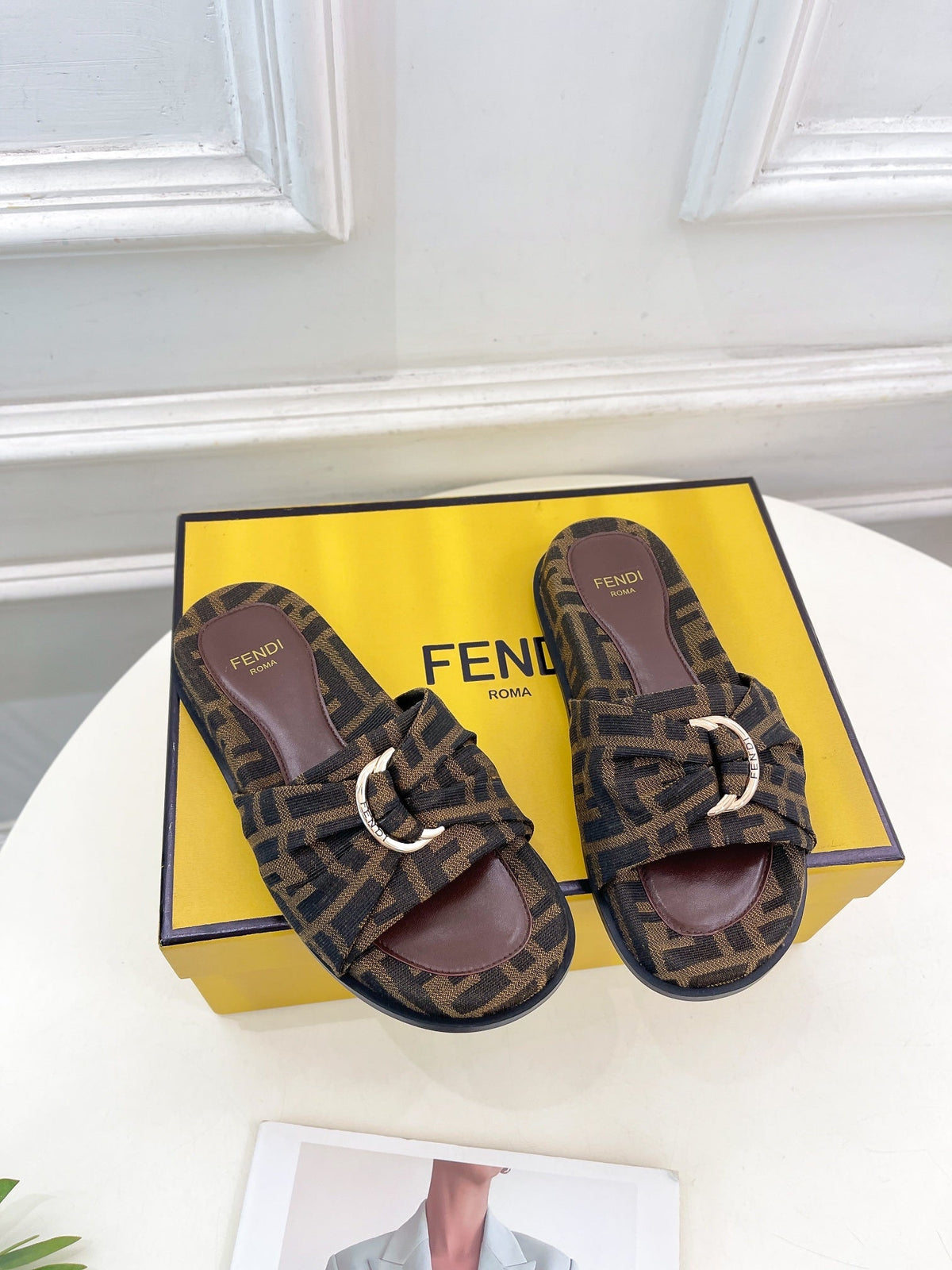 FENDI FLAT SLIPPER IN CHOCOLATE BROWN MONOGRAM JACQUARD FABRIC WITH GOLD HARDWARE