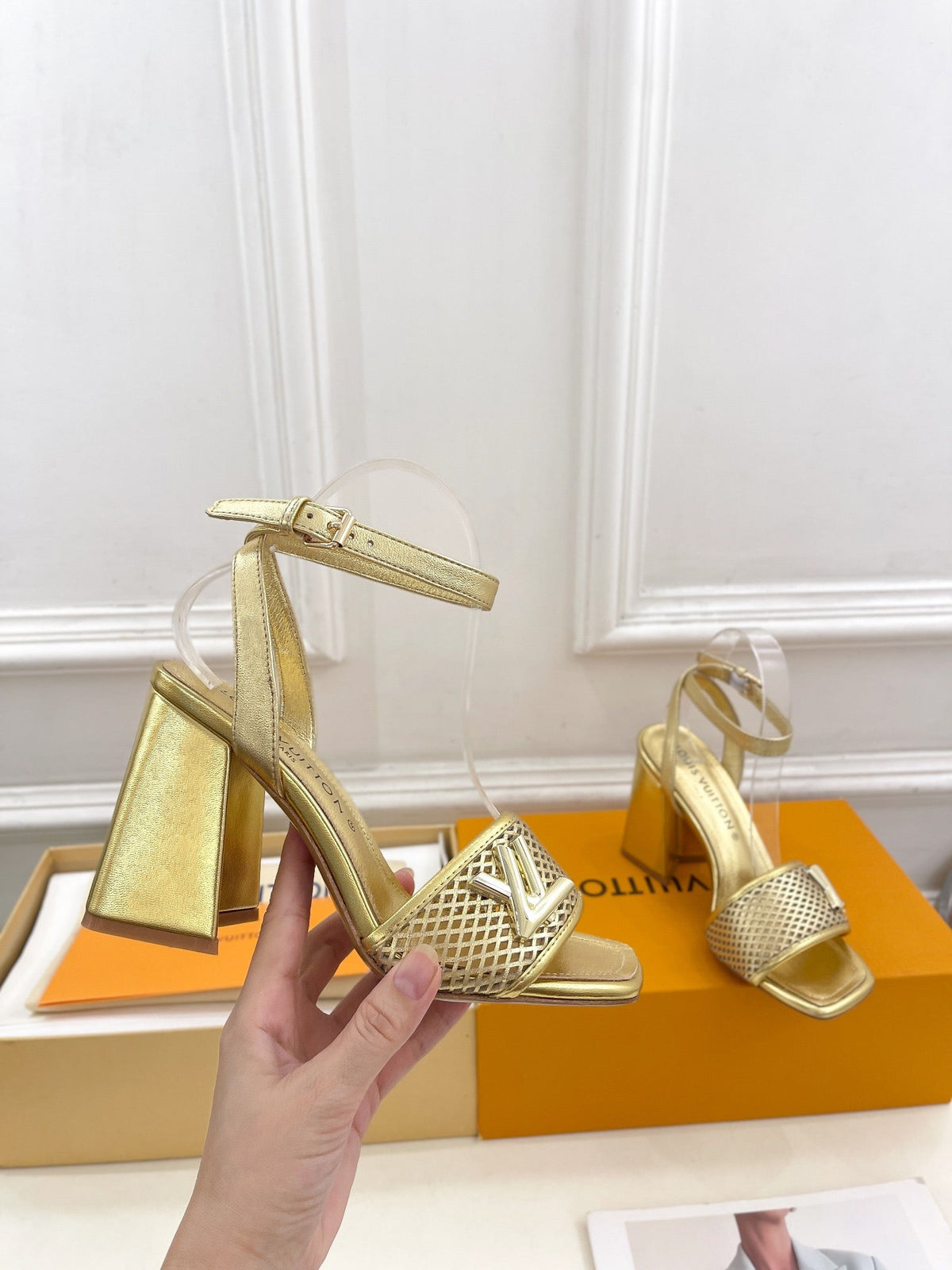 LV WOMEN HIGH SANDAL IN GOLDEN CALFSKIN