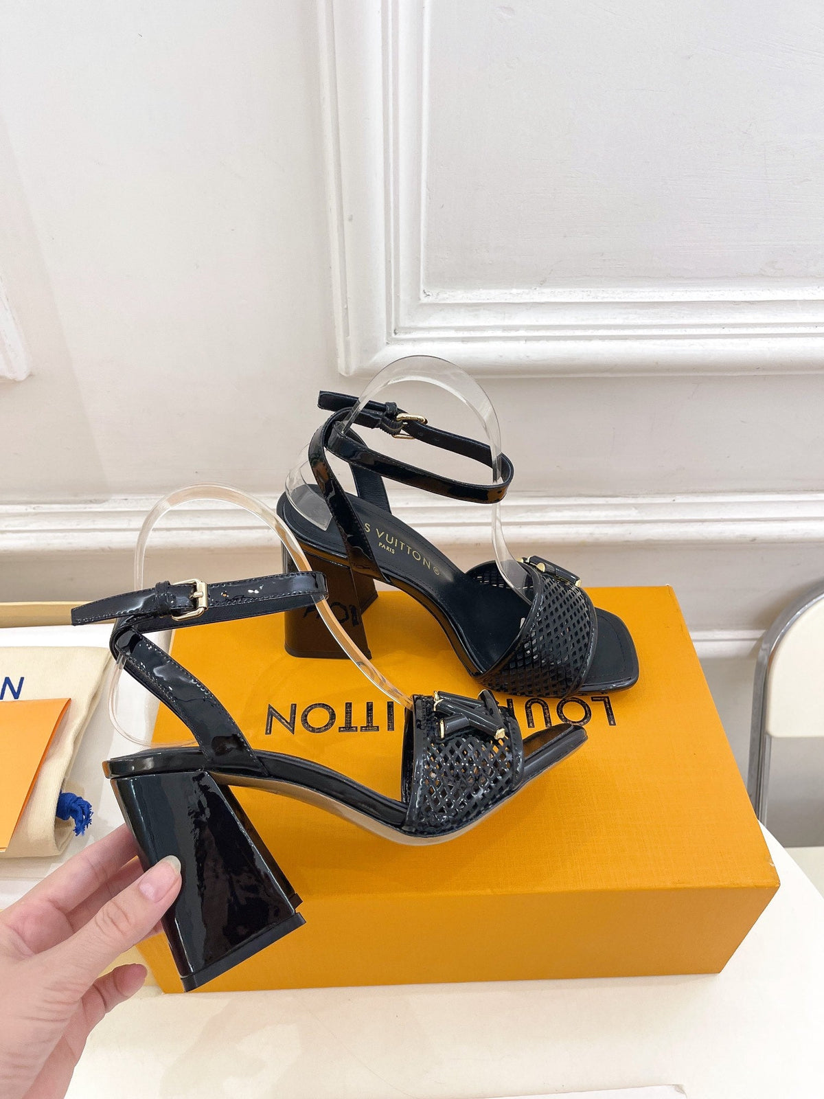 LV WOMEN HIGH SANDAL IN BLACK CALFSKIN
