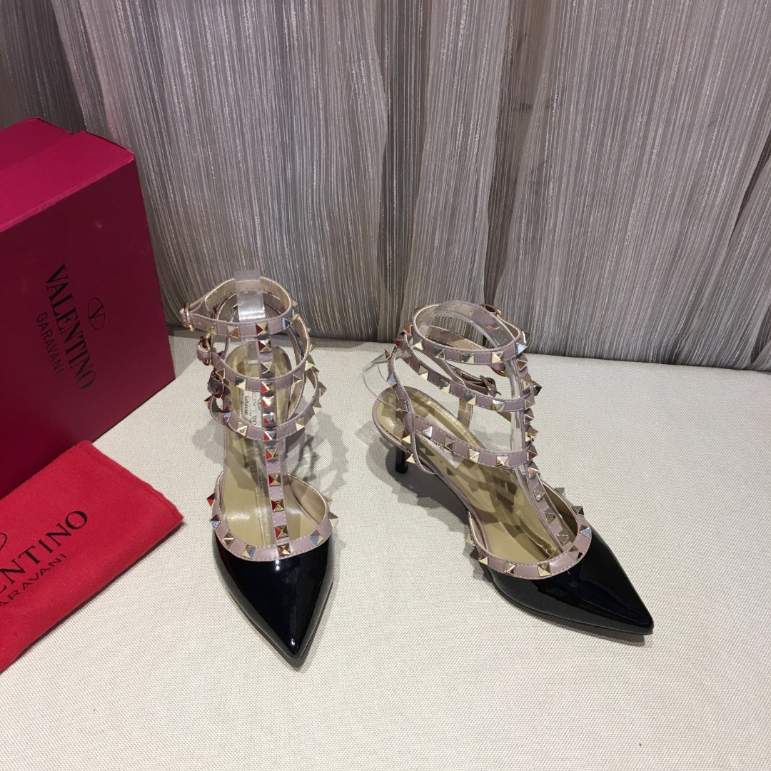 ROCKSTUD CAGED PUMP 65MM IN BLACK MIX LIGHT PINK PATENT CALFSKIN