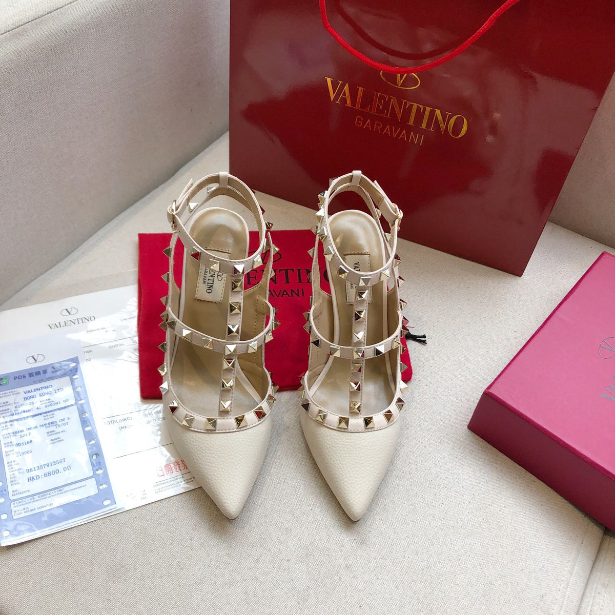 ROCKSTUD WHITE CREAM METALLIC CALFSKIN ANKLE STRAP HIGH SANDAL
