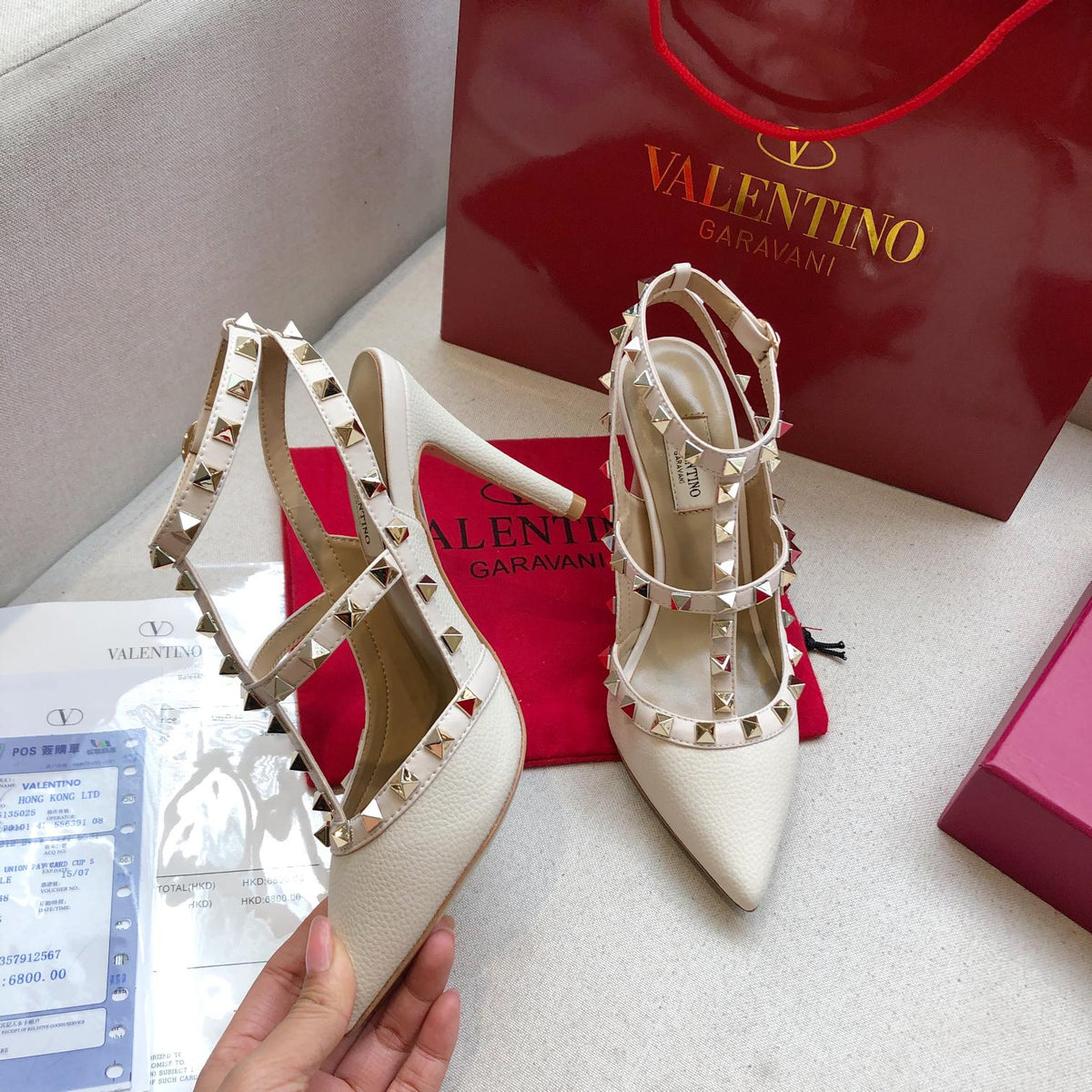 ROCKSTUD WHITE CREAM METALLIC CALFSKIN ANKLE STRAP HIGH SANDAL