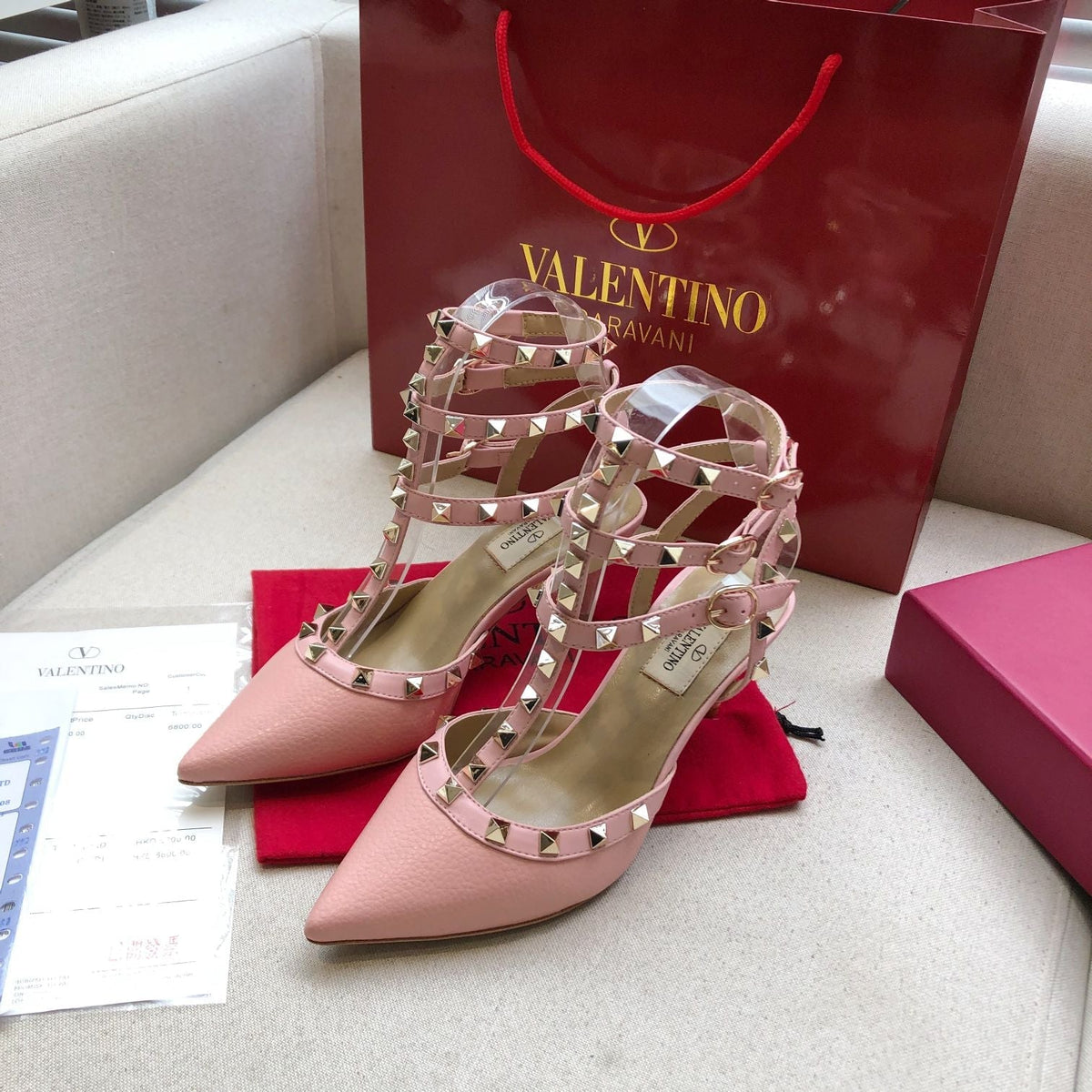ROCKSTUD LIGHT PINK METALLIC CALFSKIN ANKLE STRAP HIGH SANDAL