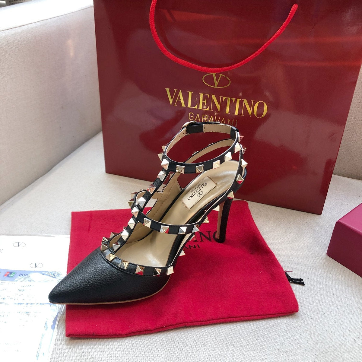 ROCKSTUD BLACK METALLIC CALFSKIN ANKLE STRAP HIGH SANDAL
