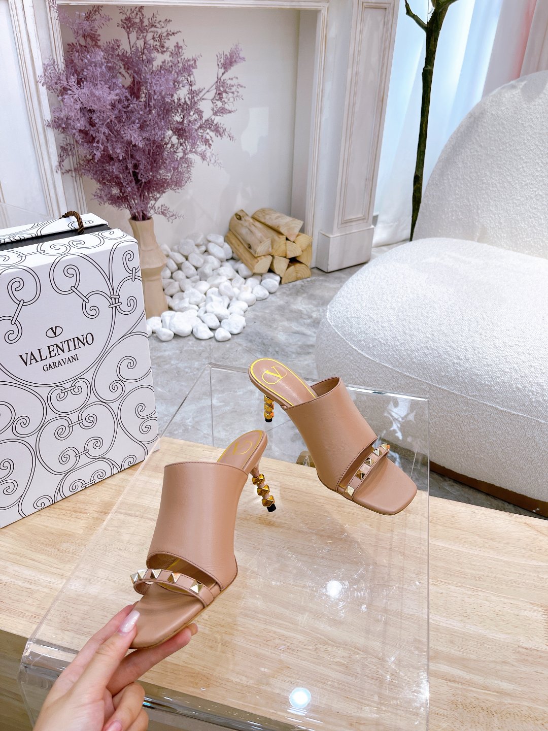 ROCKSTUD TOWER-HEEL MULES IN BRONZE BROWN CALFSKIN 7 CM