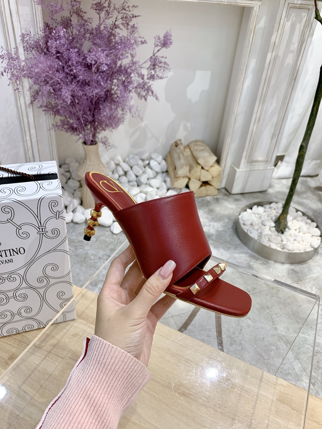 ROCKSTUD TOWER-HEEL MULES IN CURRANT RED CALFSKIN 7 CM