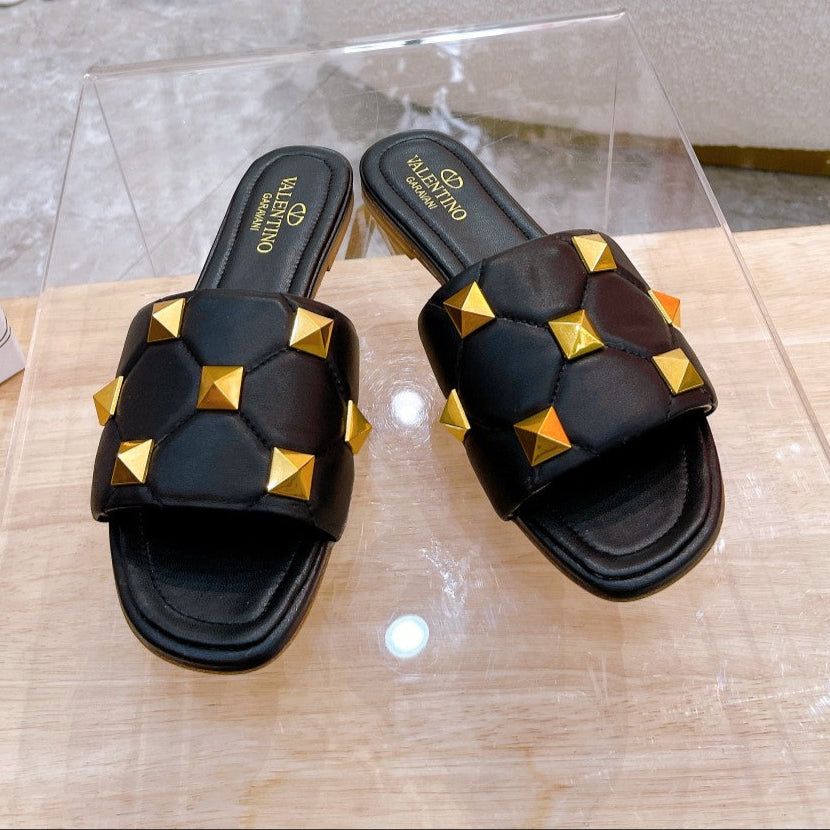 STUD FLAT SLIDE IN BLACK LAMBSKIN