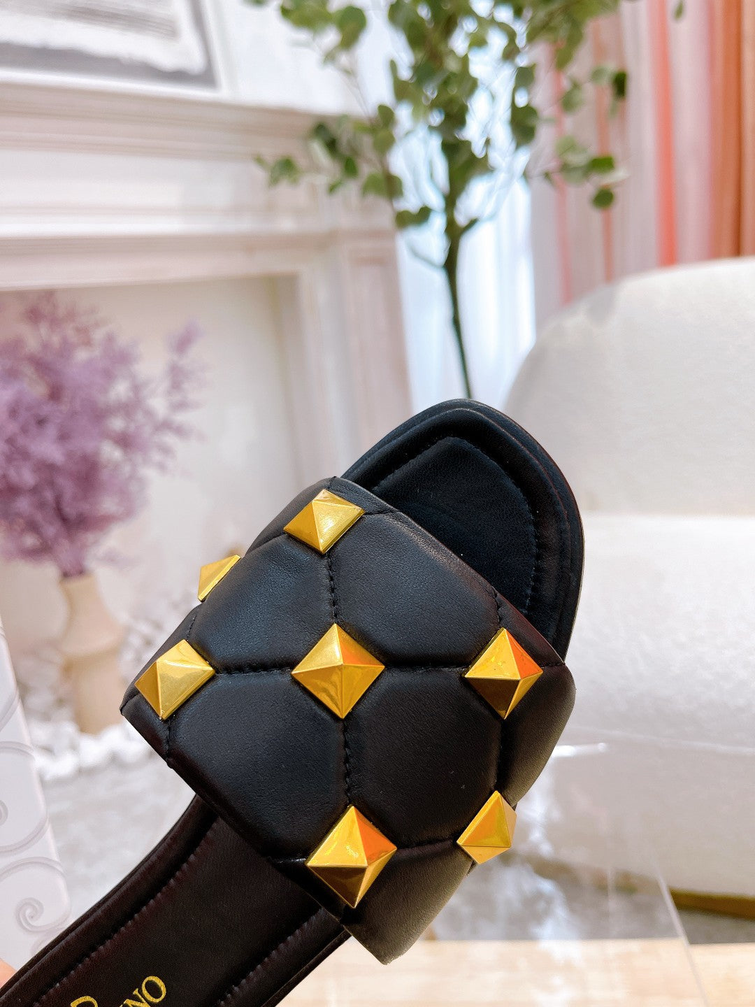 STUD FLAT SLIDE IN BLACK LAMBSKIN